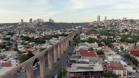 Acueducto-De-Queretaro---Old-And-Historic-Queretaro-Aqueduct-Along-The-City-In-Mexico