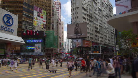 Daytime-Scene-At-Hennessy-Road-In-Causeway-Bay,-Hong-Kong
