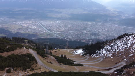 Nordkette-Cable-Car,-Innsbruck-Nord-Chain-Mountain-Aerial-Establishing