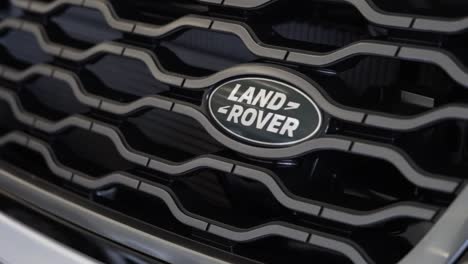 Autogrill-Land-Rover,-Luxusautoemblem,-Autoaußenseite