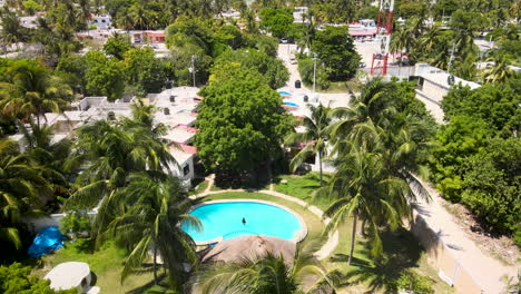 Blick-Auf-Palmen-Und-Pools-In-Yucatan