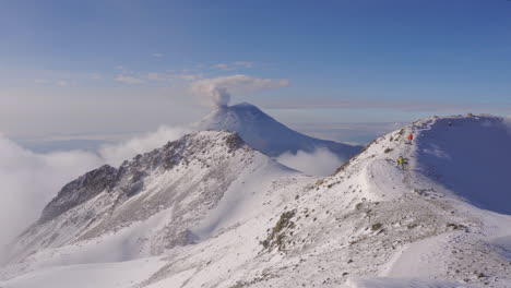 Popocatepetl-volcano,-seen-from-the-top-of-the-Iztaccihuatl-volcano