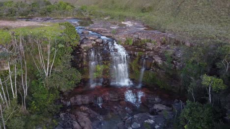 Aerial-shot-of-the-Quebrada-Pacheco-waterfall,-located-in-the-Gran-Sabana-in-Venezuela
