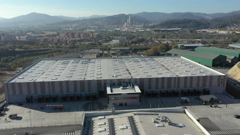 Logistiklager-Im-Gewerbegebiet,-Barcelona-In-Spanien