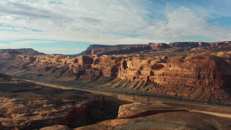 Panoramablick-Auf-Den-Koronabogen-Bei-Moab
