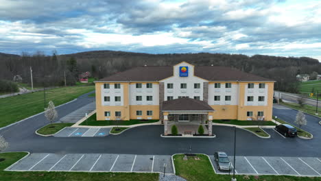 Comfort-Inn-and-Suites