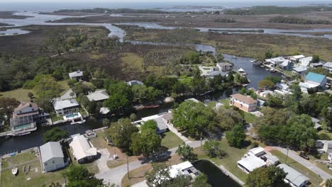 aerial-of-incredible-coastal-properties-in-Weeki-Wachee,-Florida