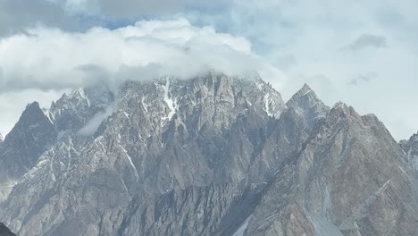 Passu-Cones,-Passu-Es-Un-Pequeño-Pueblo-Ubicado-Cerca-De-Gulmit-En-Gilgit-Baltistán,-Región-De-Pakistán-Del-Norte-De-Pakistán