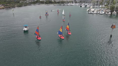 Aerial-view-of-students-learning-to-sail-in-Ala-Moana-boat-harbor-2