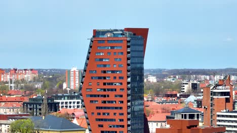 Luftbild,-Eines-Der-Berühmtesten-Gebäude-In-Klaipeda,-Südseite,-Nahaufnahme