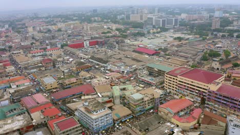 Crowd-of-people-and-cars-at-Accra-Central-Market-_1_3