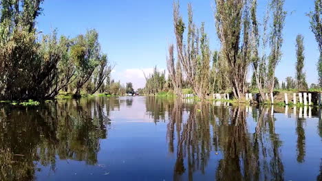 timelapse-in-xochimilco-mexico-city-main-cannal