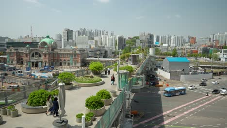 Menschen-Besuchen-Seoul-7017-Skygarden-Park