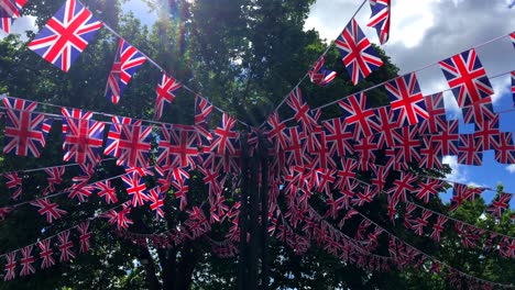 Union-Jack-bunting-in-Chelsea-London-for-the-Queen’s-Platinum-Jubilee