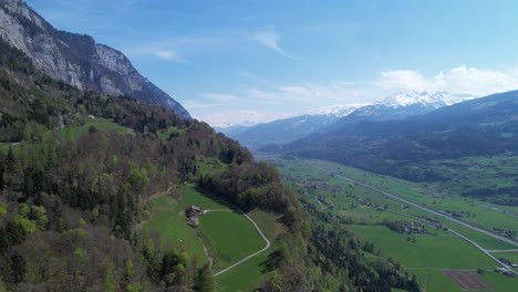Schweizer-Alpenregion-Um-Walenstadt-In-Der-Schweiz,-Filmische-Drohnenumlaufbahn