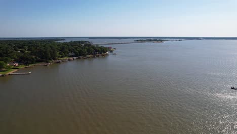 Aerial-footage-of-Cedar-Creek-Lake-in-Texas