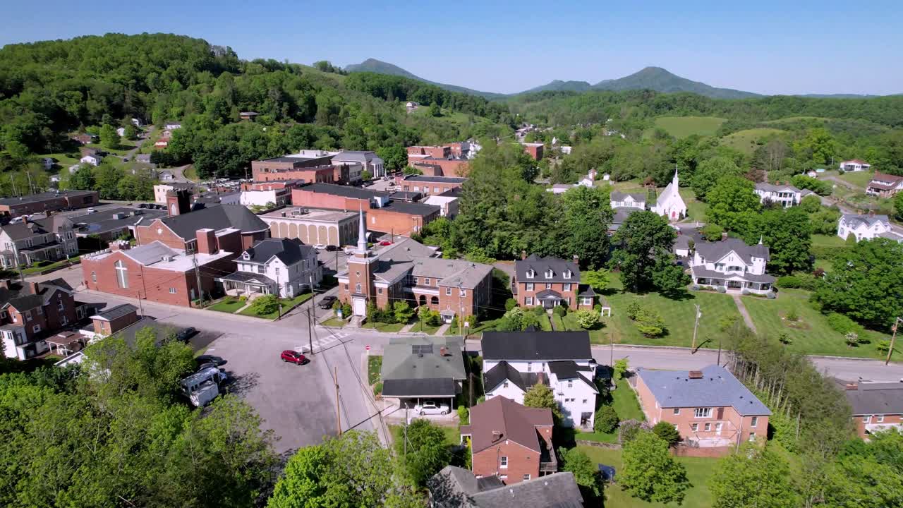 Premium stock video High aerial push into tazewell virginia