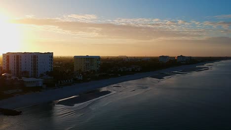 Unbelievable-sunrise-above-Naples-Florida-Beach