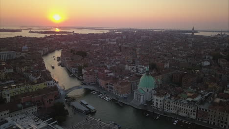 Aerial-shot-of-Chiesa-di-San-Simeone-Piccolo,-Morning,-Venice,-Italy