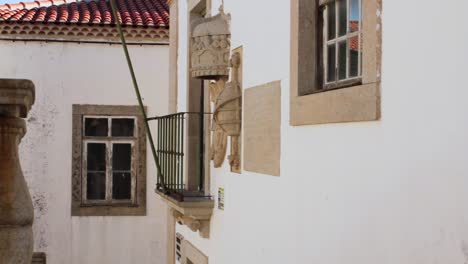 Urbano-Ciudad-Patrimonio-Viajar-Calle-Antigua-Edificio-Antiguo-Muro-De-Piedra-Portugal-Control-Deslizante
