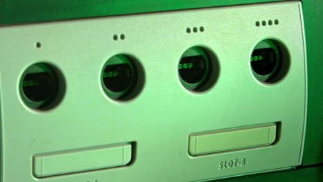 Vorderseite-Der-Nintendo-Gamecube-Konsole-Und-Controller-Nach-Links-Schieben