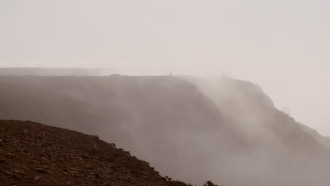 Niebla-Procedente-Del-Océano-Atlántico-En-El-Algarve,-Portugal
