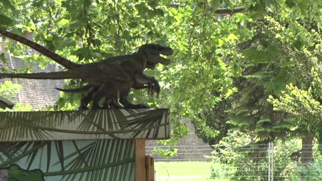Realistic-small-dinosaurs-on-the-roof-in-dino-park