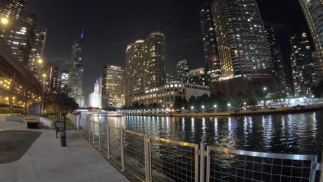 4k,-Zeitraffer,-Nachtansicht-Des-Riverwalk-Chicago,-Vereinigte-Staaten,-Usa