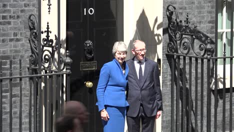 Theresa-May-Wendet-Sich-An-Die-Nation-Außerhalb-Der-Downing-Street-Nummer-10,-London,-Großbritannien