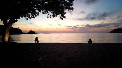 Indonesien,-Sonnenuntergang,-Strand,-Wolken,-Silhouetten,-5-Sek,-Zeitraffer,-Hd