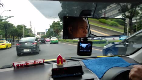 Tomar-El-Taxi-En-Bangkok-Durante-La-Hora-Pico-Puede-Ser-Una-Experiencia-Horrible
