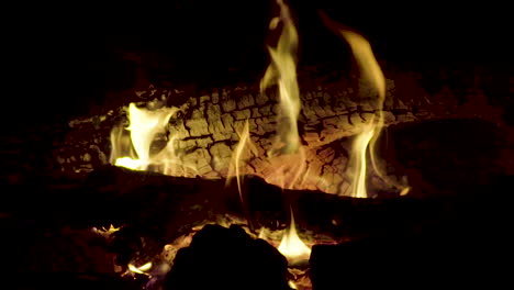 Bonfire-at-night,-close-up-in-slow-motion