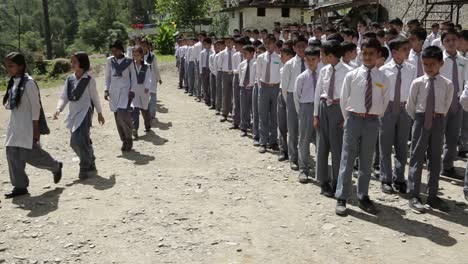 Uttarakhand-Indian-students-in-their-school-colleges
