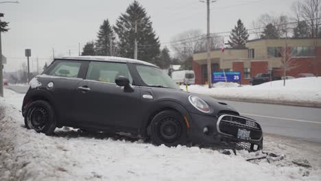 Mini-cooper-that-crashed-on-the-road-in-Nepean,-ON
