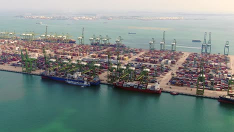 Luftaufnahmen-Des-Kommerziellen-Hafenterminals-In-Singapur