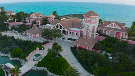 Beautiful-villas-on-the-seashore-in-Turks-and-Caicos-Islands