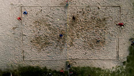 Gente-Jugando-Voleibol-En-La-Playa-En-El-Pequeño-País-Caribeño-De-Santa-Lucía