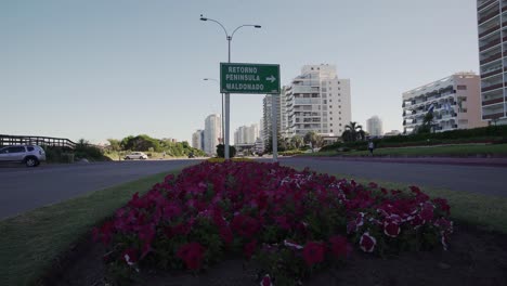 Still-Footage-Of-Street-Sign-Retorno-Peninsula-Maldonado-In-Punta-Del-Este,-Uruguay
