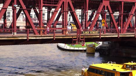 Chicago-Wassertaxi---Boot-Auf-Dem-Fluss---Flusswanderung