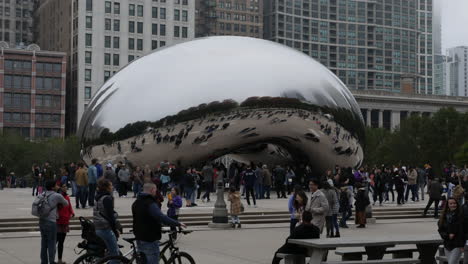 Chicago-time-lapse-at-the-bean-at-cloud-gate-with-people-shot-in-4k-high-resolution