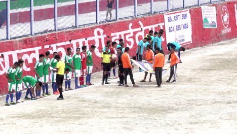 Dos-Equipos-De-Fútbol-Nepalíes-Preparándose-Para-Un-Cara-A-Cara