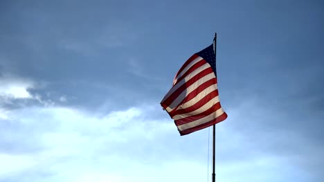Amerikanische-Flagge-Weht-In-Zeitlupe