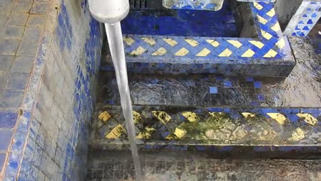 Sidi-Harazem-Wasserquelle,-Berühmtes-Und-Hochwertiges-Mineralwasser,-Fez,-Marokko