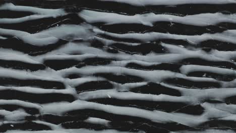 Ice-patterns-on-Moosehead-Lake
