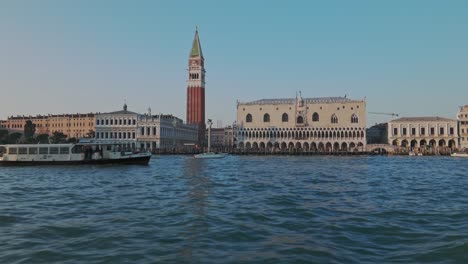 Iconic-view-at-St-Mark's-Campanile-and-Doge's-Palace-in-Venice,-Italy