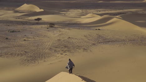 Sahara-In-Algerien-Wird-Wegen-Der-Sandfarbe-Auch-Planet-Mars-Genannt