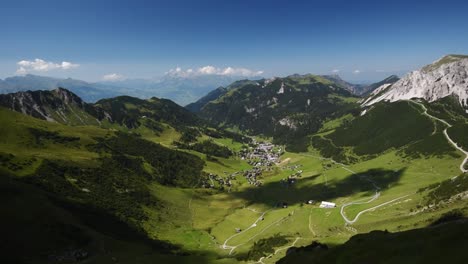 Panorama-Weitwinkelaufnahme-Des-Malbuntals-Im-Fürstentum-Liechtenstein