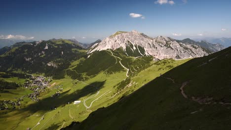 Panorama-Weitwinkelaufnahme-Des-Malbuntals-Im-Fürstentum-Liechtenstein