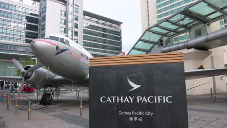 Cathay-Pacific-airline-logo-displayed-on-Cathay-Pacific-City-building,-the-headquarters-of-Cathay-Pacific-Airways