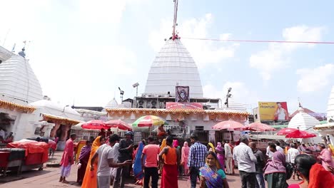 Pilger,-Die-Im-Baidyanath-Dham-Tempel-Beten-Und-Ihre-Rituale-Durchführen